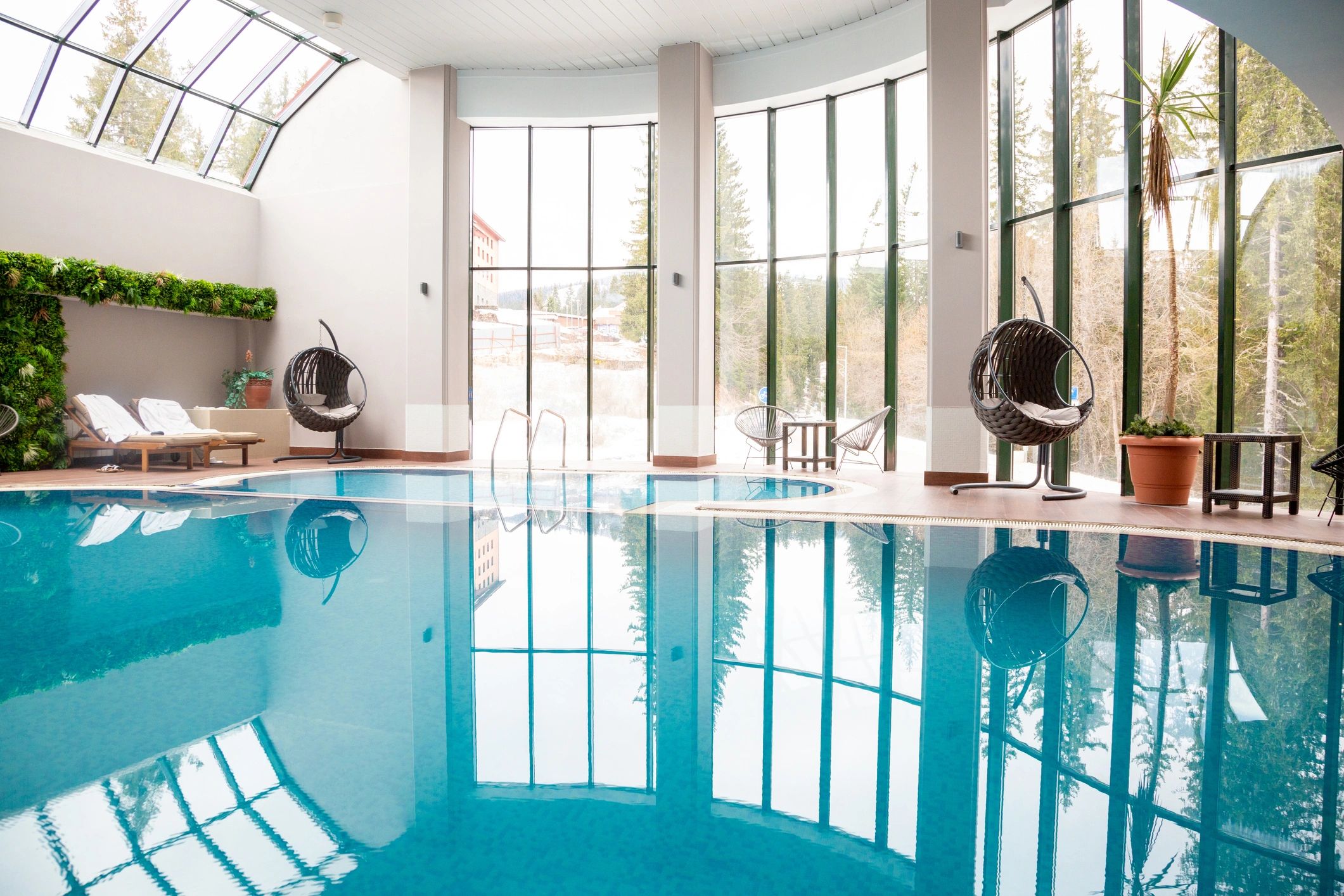 Wellness pool and relaxation area